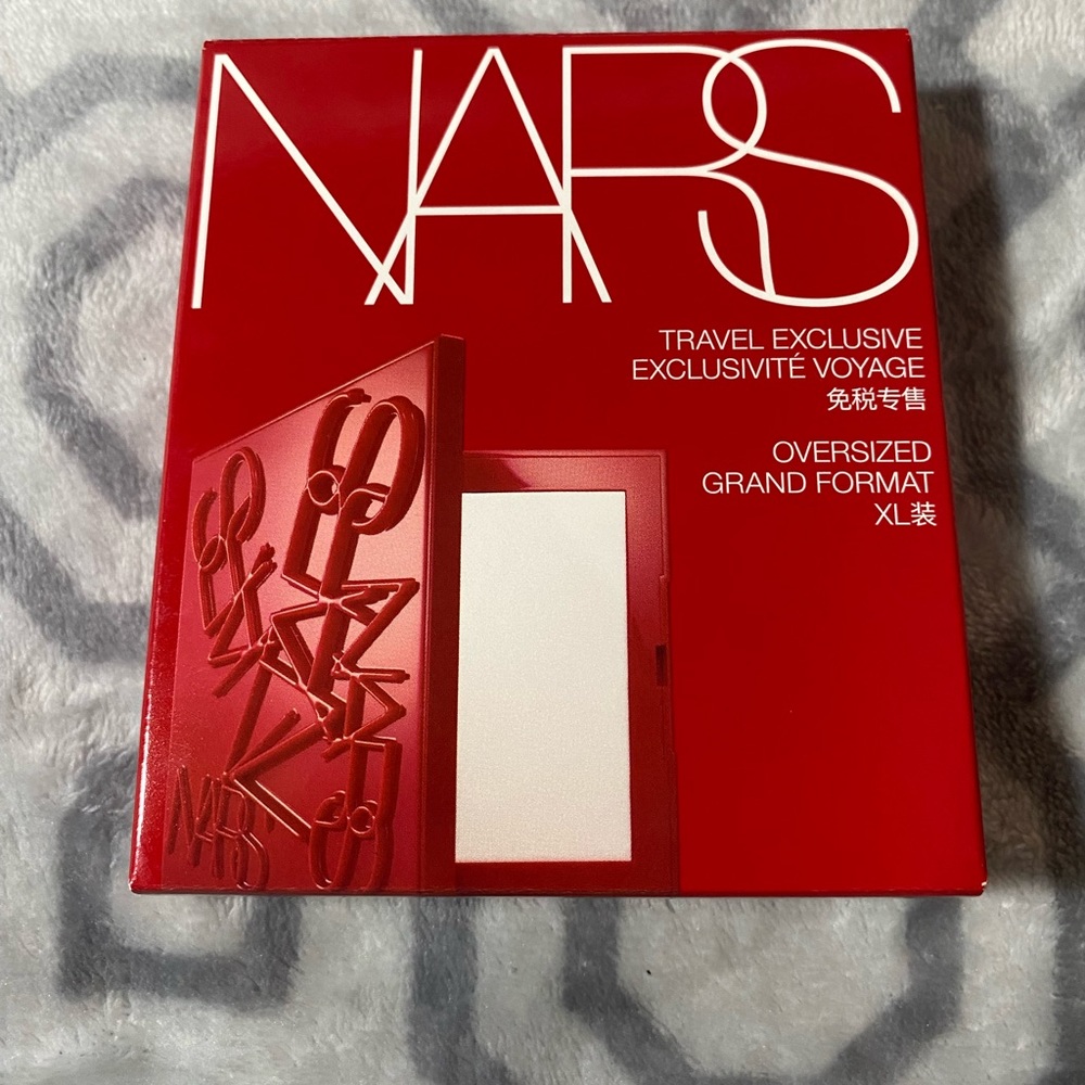 NARS Translucent Crystal Light Reflecting Setting Powder Pressed Oversiz…